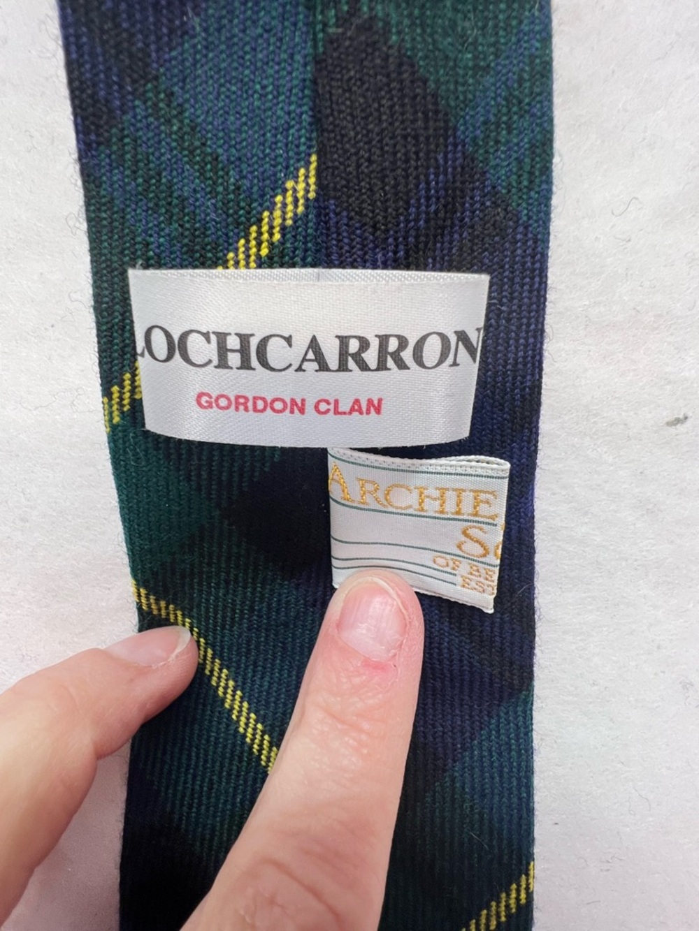 Lochcarron of Scotland Mens Gordon Clan Blue/Green Tartan Wool Neck Tie - Picture 3 of 7